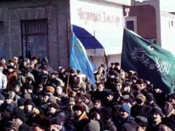 Крымские татары взяли в осаду Совет министров автономии