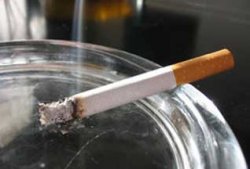 В Индонезии курильщикам запретили портить воздух