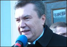 Янукович попросил 