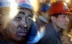 В Китае при взрыве на шахте в подземной ловушке оказались 25 горняков