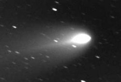 Вблизи Земли пролетит распавшаяся комета