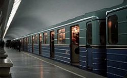 "Киевский метрополитен" открыл для пассажиров метро "Вырлица" после аварии