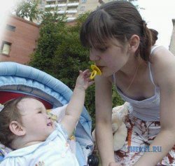 11-летняя московская мама отметила первый день рождения своей дочки.