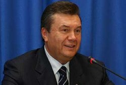 Янукович намерен 21 августа обсудить с нефтетрейдерами запуск НПЗ