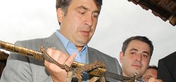 Саакашвили активно вооружается