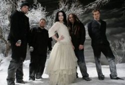 Evanescence отправятся в тур с новым составом группы 