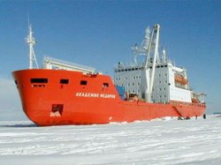 Два российских батискафа впервые погрузились в высоких широтах Арктики
