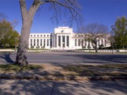 ФРС США оставила без изменений учетную ставку