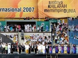 В Джакарте собрались 100 тысяч сторонников создания исламского халифата