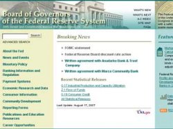 Федеральная резервная система США понизила ставку по межбанковским кредитам