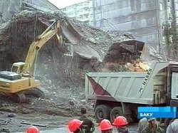 Число погибших при обрушении дома в Баку увеличилось до 14