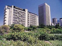 Чавес переименовал гостиницу Caracas Hilton в "Рассвет"