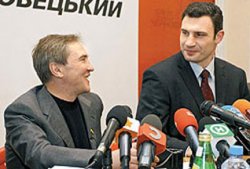 Опрос: Киевляне сменили бы Черновецкого на Кличко