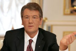 В Давосе Ющенко стал просить деньги на Евро-2012
