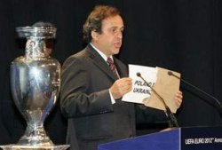 УЕФА пригрозила отобрать у Польши и Украины Евро-2012