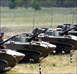Украина не пустила в Крым российскую бронетехнику