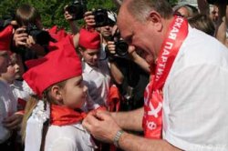 Московских школьников принимают в пионеры