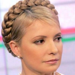 Тимошенко назвала невыдачу земельных актов унижением народа