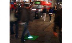 Пешеходов заставят освещать дороги