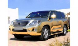 В Дубае продадут золотой Lexus 