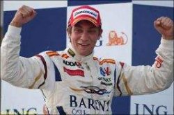 Официально: Виталий Петров стал вторым призовым пилотом команды Renault 
