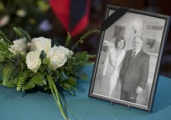 Названа новая дата похорон Леха Качиньского и его супруги