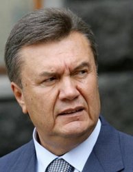 Янукович подписал закон, определяющий подсудность дел в сфере земельных отношений