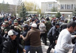 Беспорядки оппозиции  в городе Талас Республики Кыргызстан пресечены милицией.
