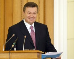 Янукович подписал ратифицированный Радой "харьковский пакт"