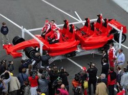 Аттракцион Ferrari разгонит посетителей до 100 км/ч за две секунды