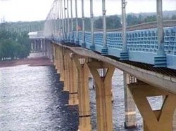 Медведев поручил экспертизу аномального волгоградского моста
