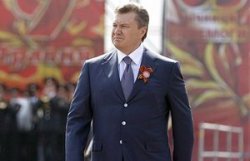 Янукович обещает не уступать России имущество СССР