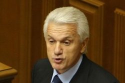 Литвин просит Януковича не спешить с датой местных выборов