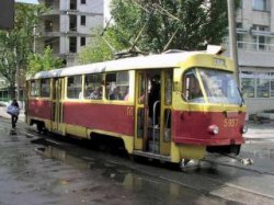 Из-за схода с рельс трамвая в Днепропетровске пострадали 14 человек
