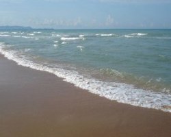 В Одессе закрыты пляжи: в море вылилось тонны фекалий