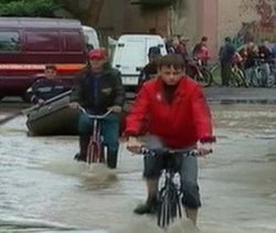 В Закарпатье засорились сточные канавы, запад Украины затопило нечистотами