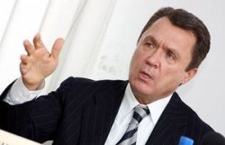 Янукович подарил Семиноженко орден