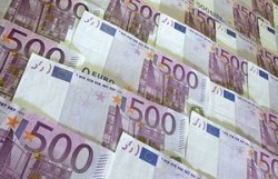 Межбанк закрылся незначительным ростом курса евро