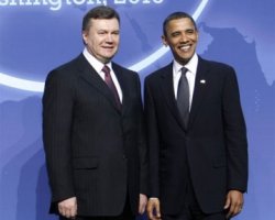 Обама похвалил Януковича за отказ от урана
