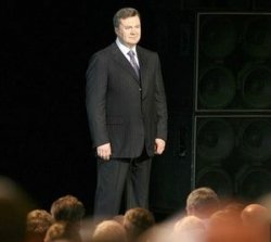  За мягкий характер губернатор получит выговор от Януковича 