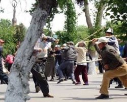 Жертвами беспорядков в Кыргызстане стали 80 человек