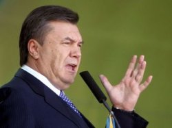 На Януковича подали в суд за отрицание Голодомора