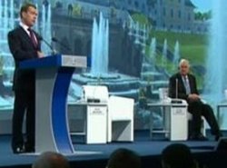 Петербургский экономический форум открылся выступлением Медведева