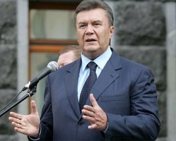 Янукович поторопил коалицию с отменой неприкосновенности