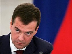 Медведев лично возглавит попечительский совет "Сколково"
