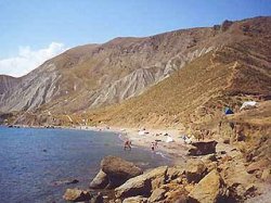 Власти Крыма собираются осваивать дикие пляжи
