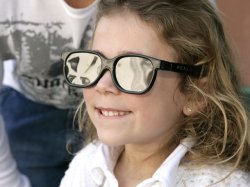 Разработаны электронные очки, способные определять фокусное расстояние