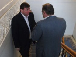 Жвания пригрозил Луценко судом за обвинения в подкупе депутатов
