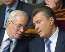 Янукович поручил Азарову помочь Венгрии