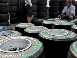 Компания Bridgestone выбрала шины на семь ближайших гонок